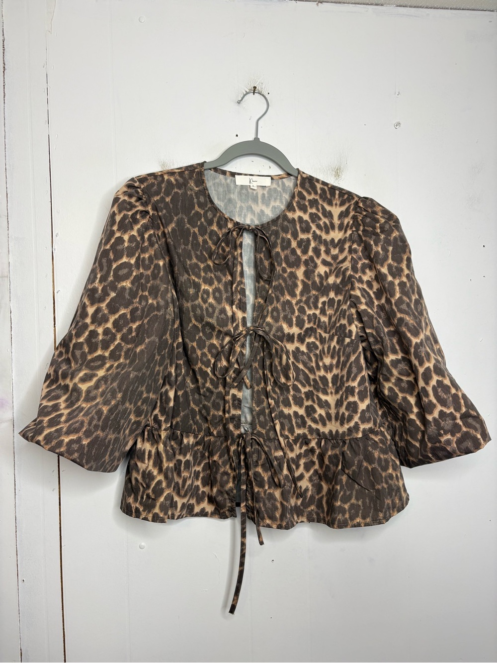 Klesis Top Womens Large Self Tie Front Gathered Balloon Sleeve Peplum Leopard